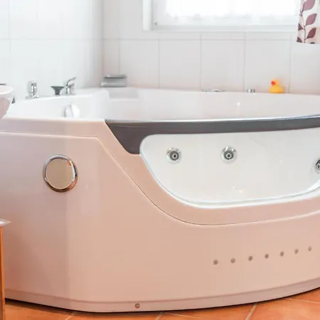 W6 - Whirlpool, Kamin *